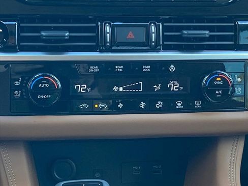 New 2025 Nissan Pathfinder Platinum w/ Cargo Package image 9