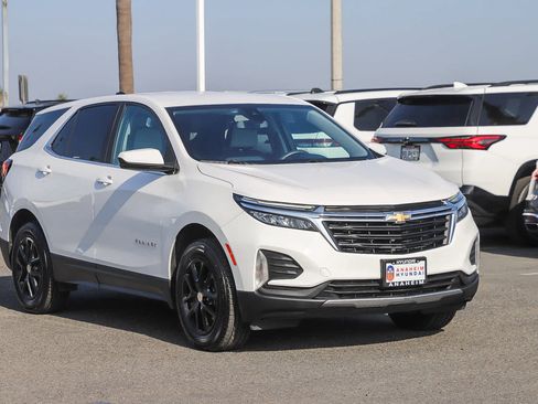 Used 2022 Chevrolet Equinox LT image 3