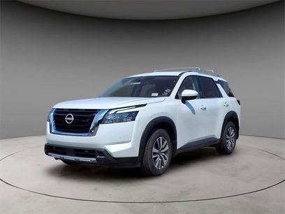 New 2025 Nissan Pathfinder SL w/ Cargo Package