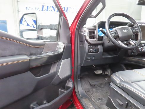 Used 2024 Ford F250 Platinum w/ FX4 Off-Road Package image 47