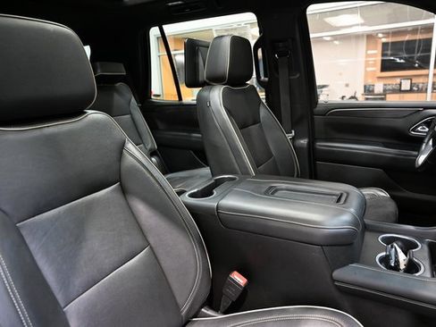 Used 2021 GMC Yukon SLT w/ SLT Luxury Plus Package image 8