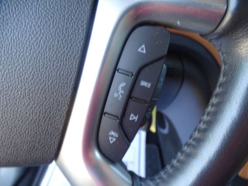 Used 2014 Chevrolet Traverse AWD LTZ image 17