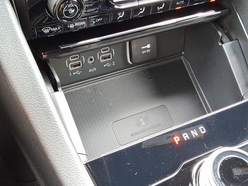 New 2025 Jeep Grand Cherokee Altitude image 8