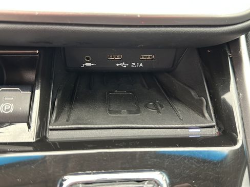 Used 2022 Subaru Outback Limited AWD/4WD image 22