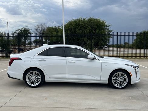 Used 2021 Cadillac CT4 Premium Luxury RWD image 3