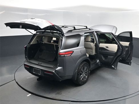 Used 2022 Nissan Pathfinder SV image 29