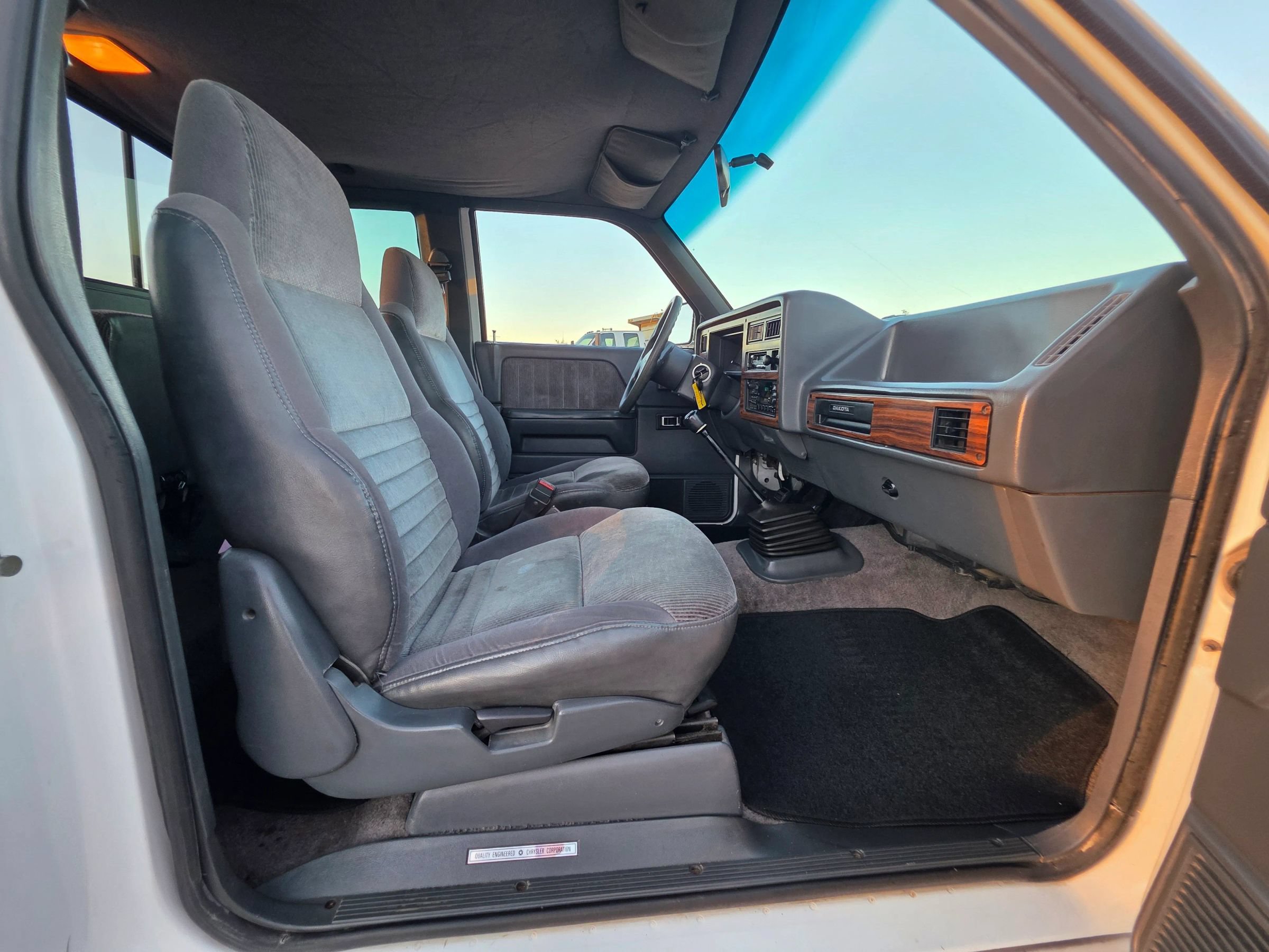 Used 1993 Dodge Dakota 2WD Club Cab image 11