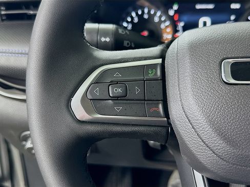 Used 2026 Jeep Compass Latitude AWD/4WD image 22