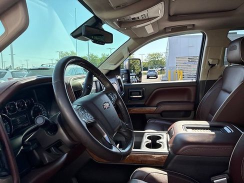 Used 2016 Chevrolet Silverado 2500 High Country w/ Duramax Plus Package AWD/4WD image 28