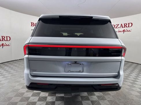 New 2025 Lincoln Navigator Reserve image 6