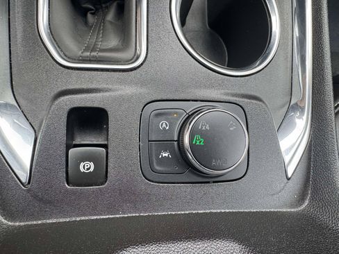 Used 2023 Chevrolet Traverse LT w/ Midnight/Sport Edition image 35