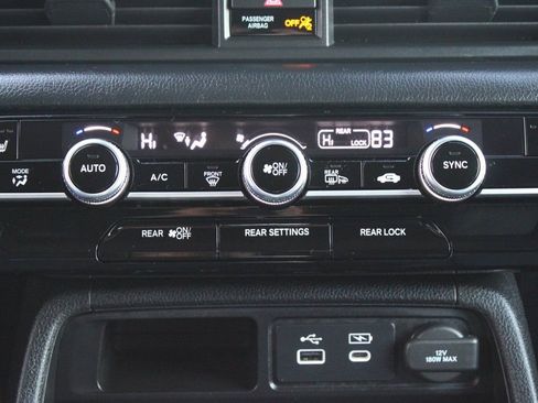 Used 2023 Honda Pilot Touring image 19