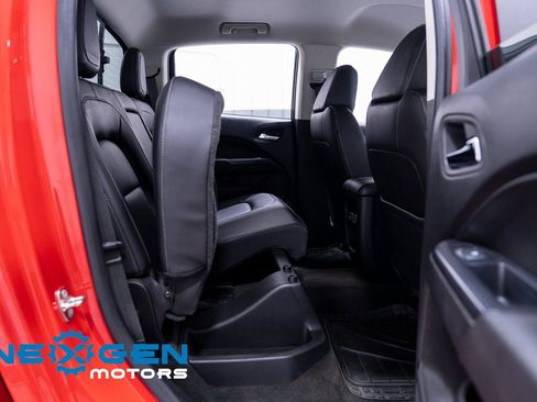 Used 2018 Chevrolet Colorado ZR2 image 42