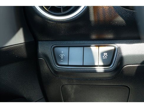 Used 2023 Kia Forte LXS FWD image 17