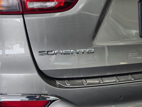 Used 2019 Kia Sorento SX image 13