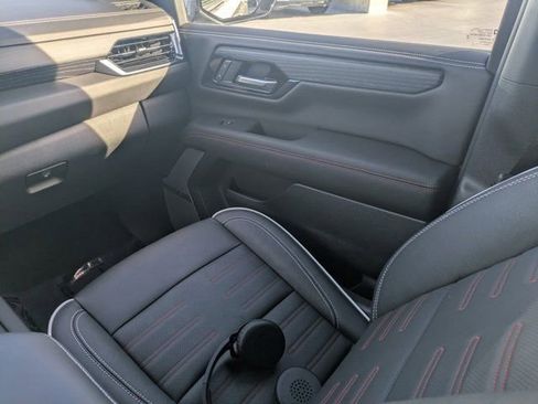 Used 2025 GMC Yukon AT4 Ultimate image 14