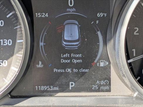 Used 2017 Land Rover Range Rover Evoque SE Premium image 11