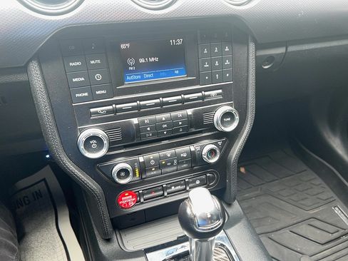 Used 2015 Ford Mustang Coupe RWD image 15