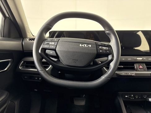 Used 2025 Kia K4 EX image 19