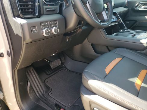 Used 2026 GMC Sierra 2500 AT4 w/ AT4 Premium Plus Package AWD/4WD image 26