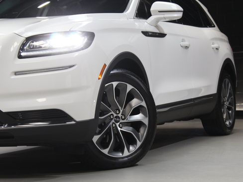 Used 2023 Lincoln Nautilus Reserve FWD image 5