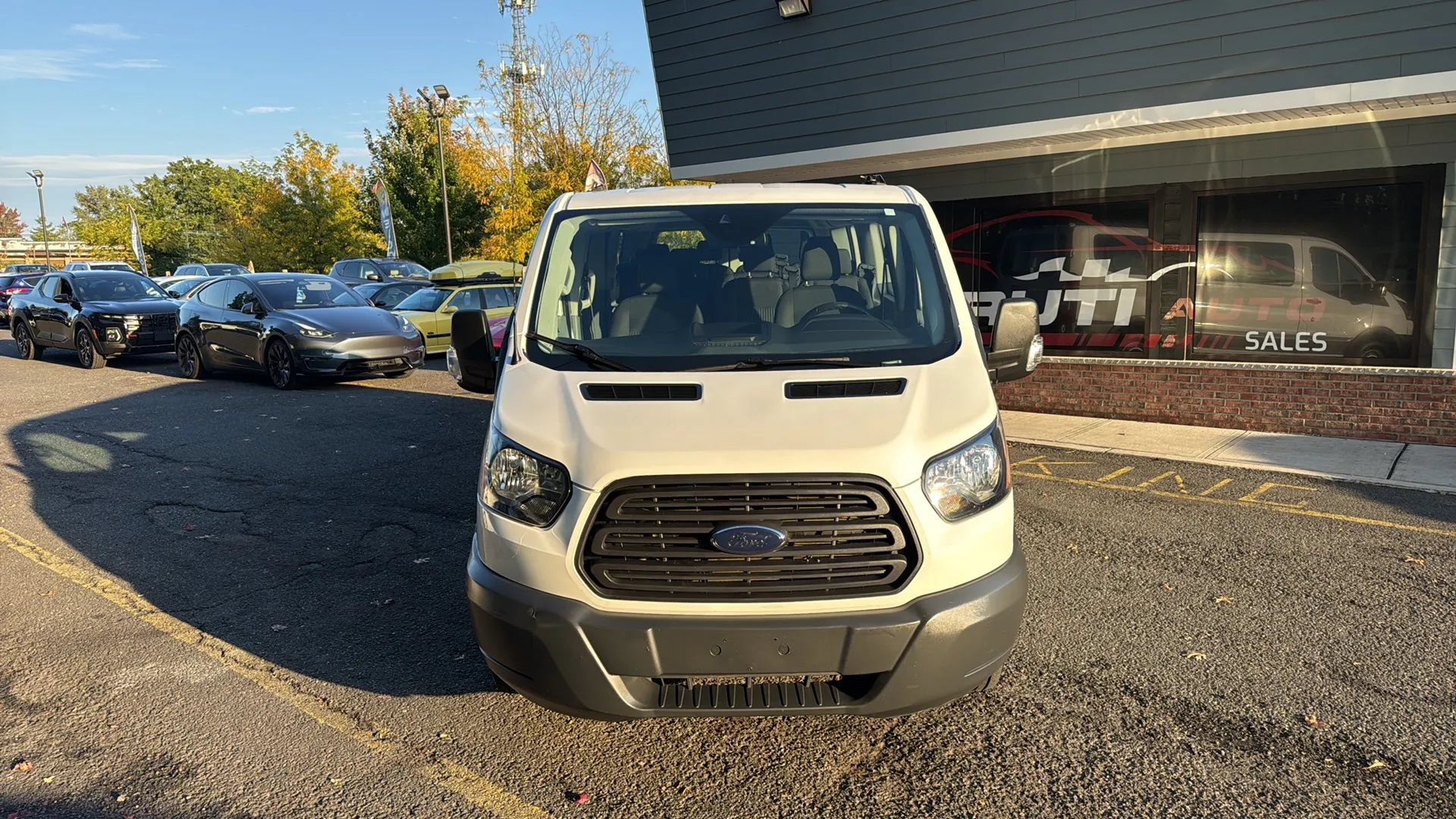 Used 2018 Ford Transit 350 XL RWD image 2