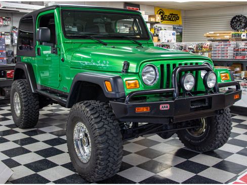 Used 2005 Jeep Wrangler Rubicon AWD/4WD image 1