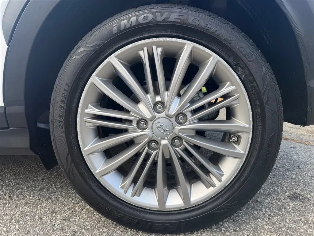 Used 2021 Hyundai Kona SEL FWD image 34