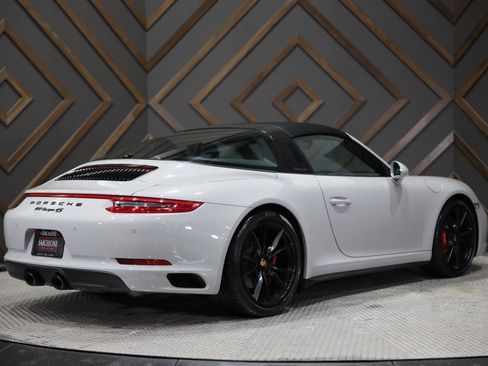 Used 2018 Porsche 911 Targa 4S image 2