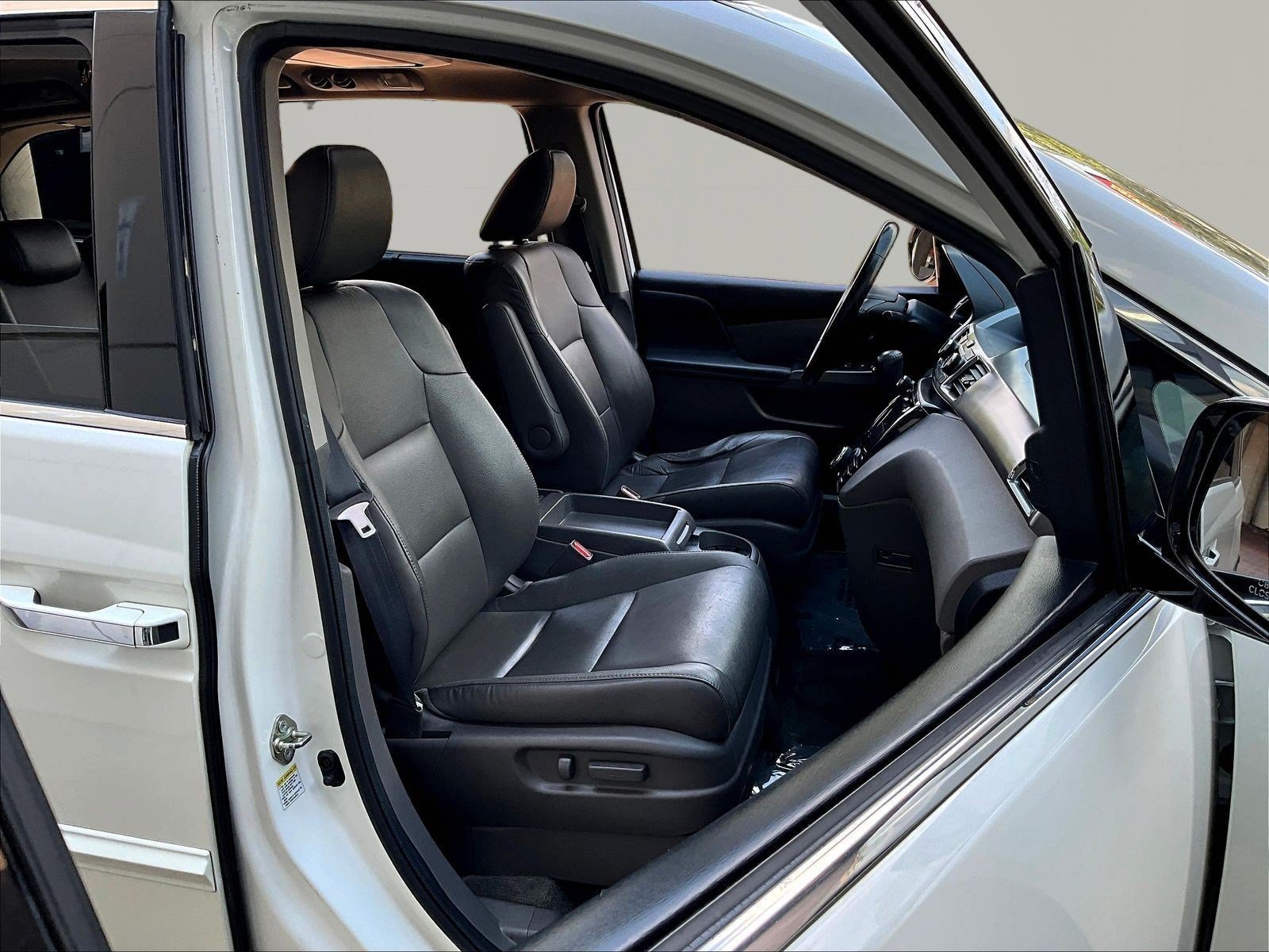 Used 2016 Honda Odyssey Touring Elite image 30