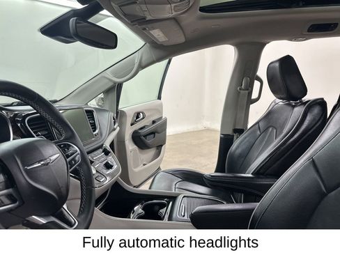Used 2022 Chrysler Pacifica Limited FWD image 39