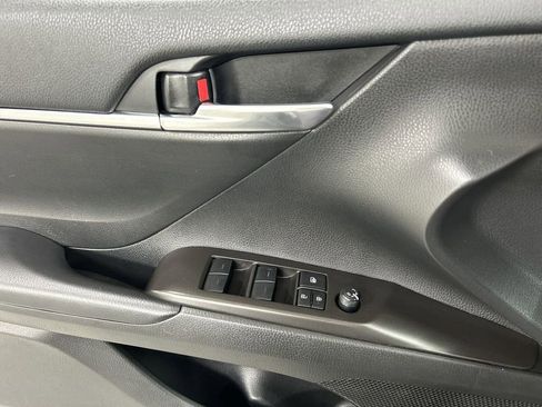 Used 2022 Toyota Camry SE AWD/4WD image 11