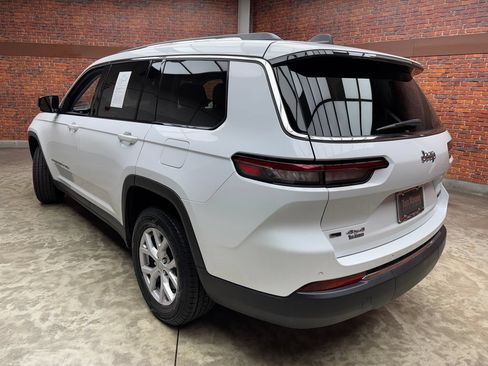 Used 2022 Jeep Grand Cherokee L Limited AWD/4WD image 2