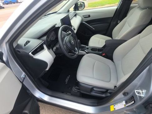 Used 2023 Toyota Corolla Cross LE FWD image 13