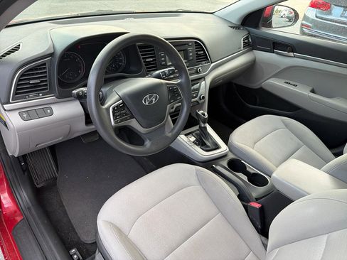 Used 2018 Hyundai Elantra SE w/ Cargo Package FWD image 12