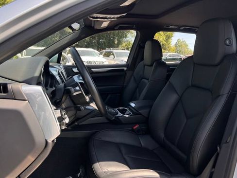 Used 2016 Porsche Cayenne AWD/4WD image 12