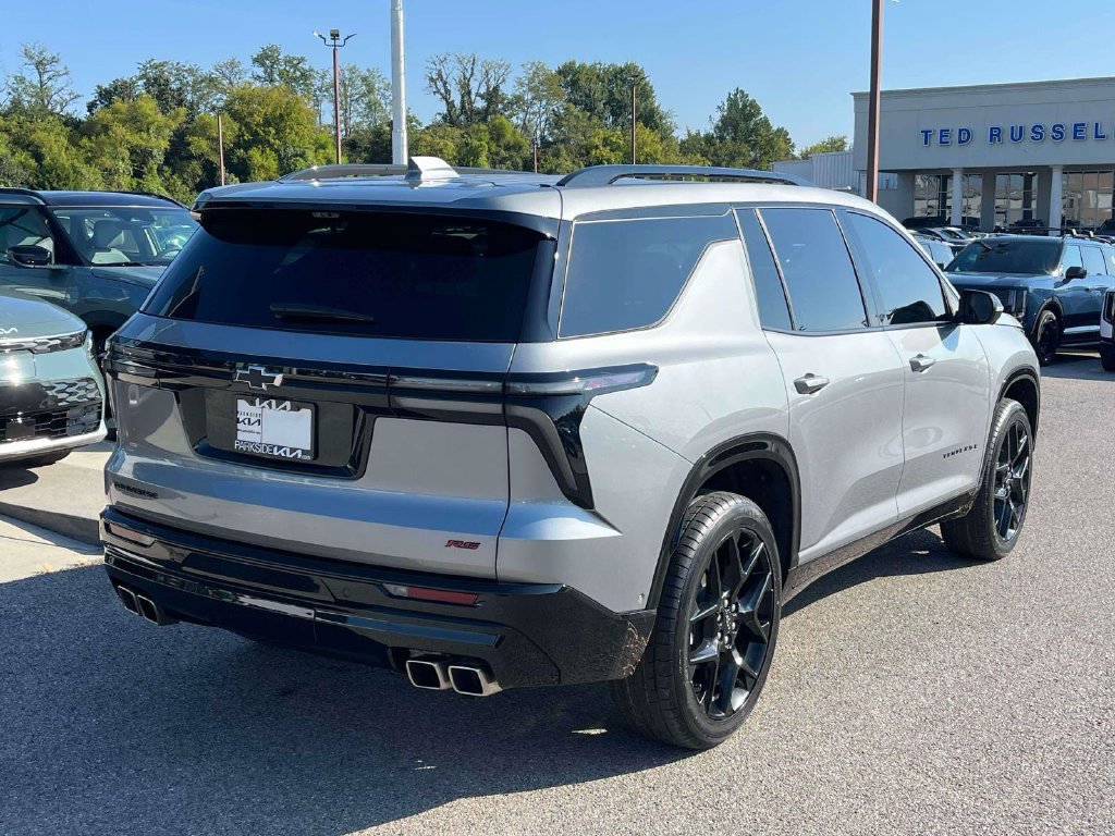 Used 2024 Chevrolet Traverse RS FWD image 30