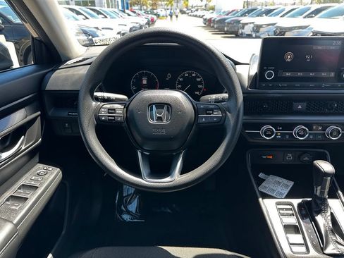 Used 2023 Honda CR-V LX image 17