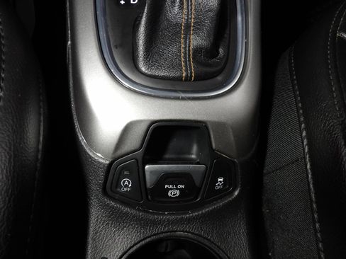 Used 2021 Jeep Compass Latitude w/ Convenience Group AWD/4WD image 12