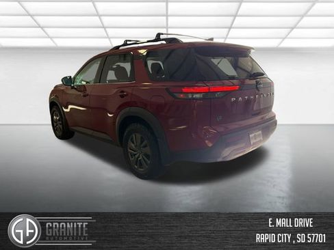 Used 2023 Nissan Pathfinder SV AWD/4WD image 3