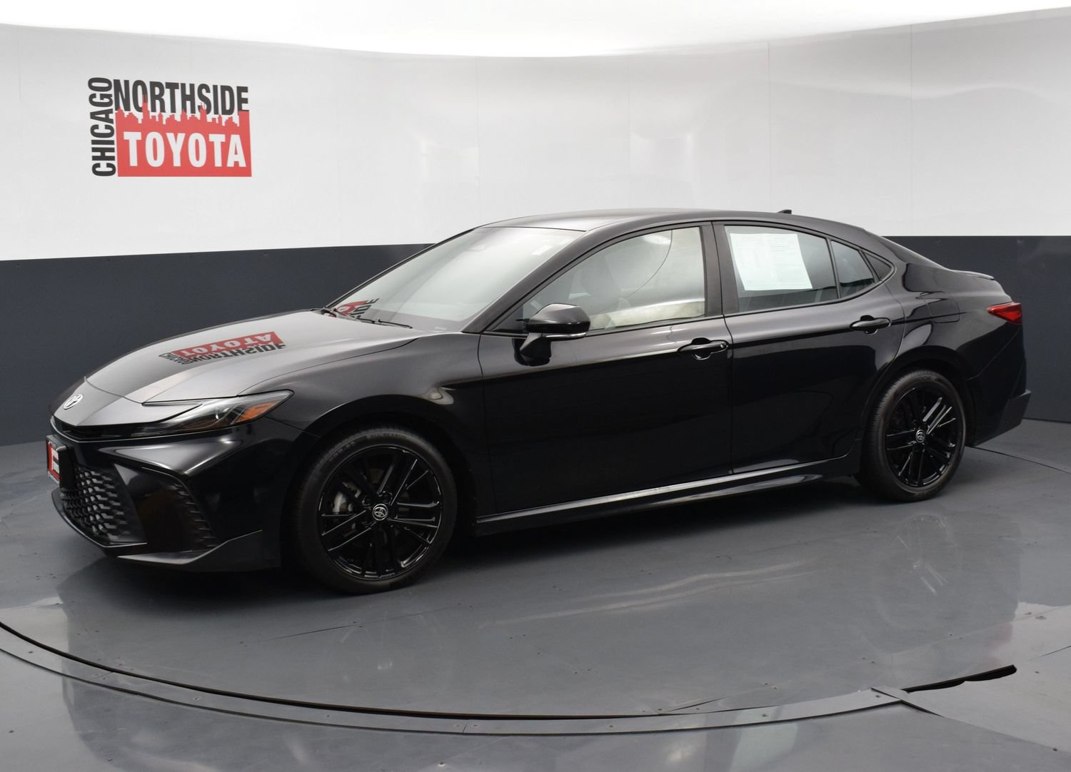 Used 2025 Toyota Camry SE FWD image 8