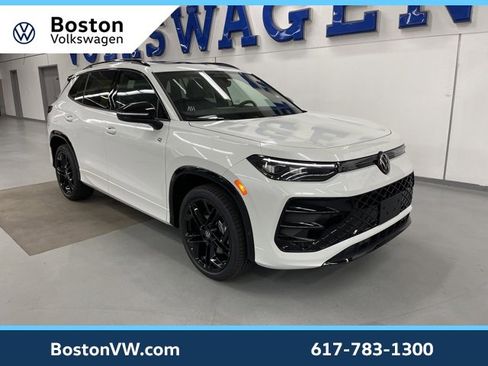 New 2026 Volkswagen Tiguan SE R-Line image 5