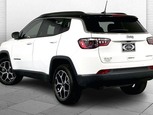Used 2025 Jeep Compass Limited image 11