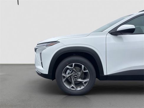 New 2026 Chevrolet Trax LT w/ Sunroof Package image 17