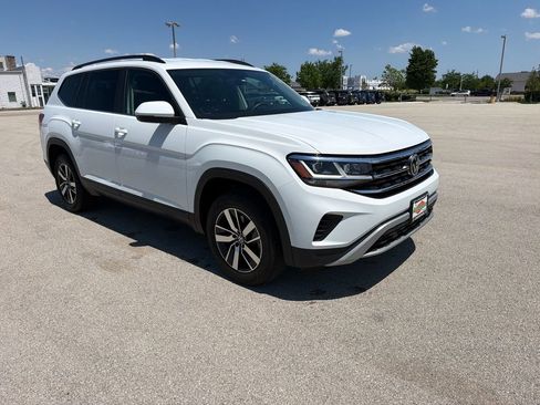 Used 2023 Volkswagen Atlas SE AWD/4WD image 1