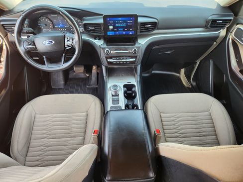 Used 2014 Toyota Tacoma 2WD Regular Cab image 2