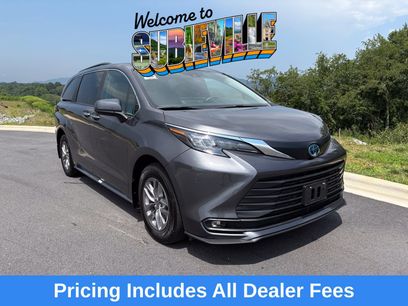 Used 2025 Toyota Sienna XLE