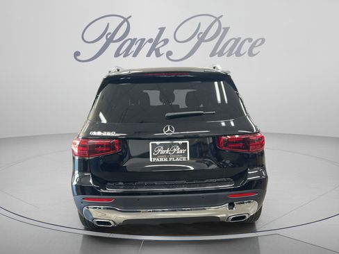 Used 2024 Mercedes-Benz GLB 250 image 4
