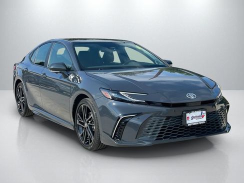 Used 2025 Toyota Camry XSE w/ Premium Plus Package AWD/4WD image 3