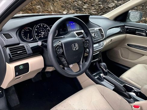 Used 2017 Honda Accord LX image 11